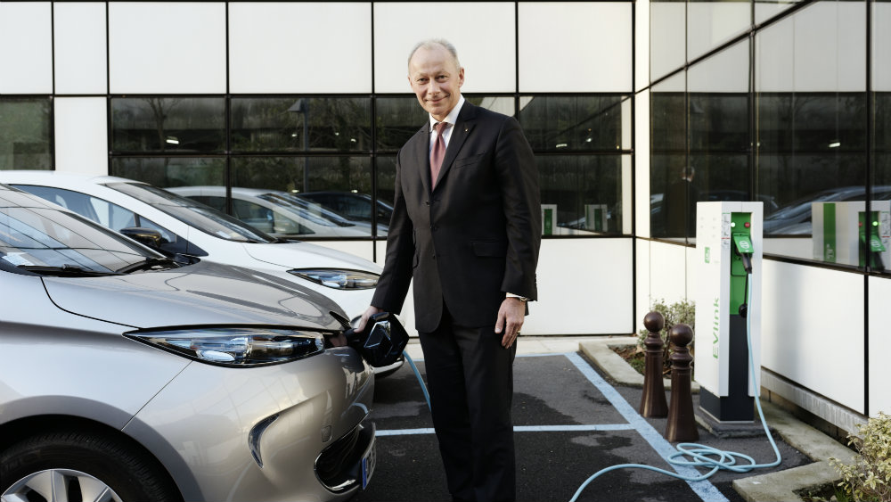 Thierry Bolloré, CCO, Groupe Renault, with France's most popular EV, the Renault Zoe